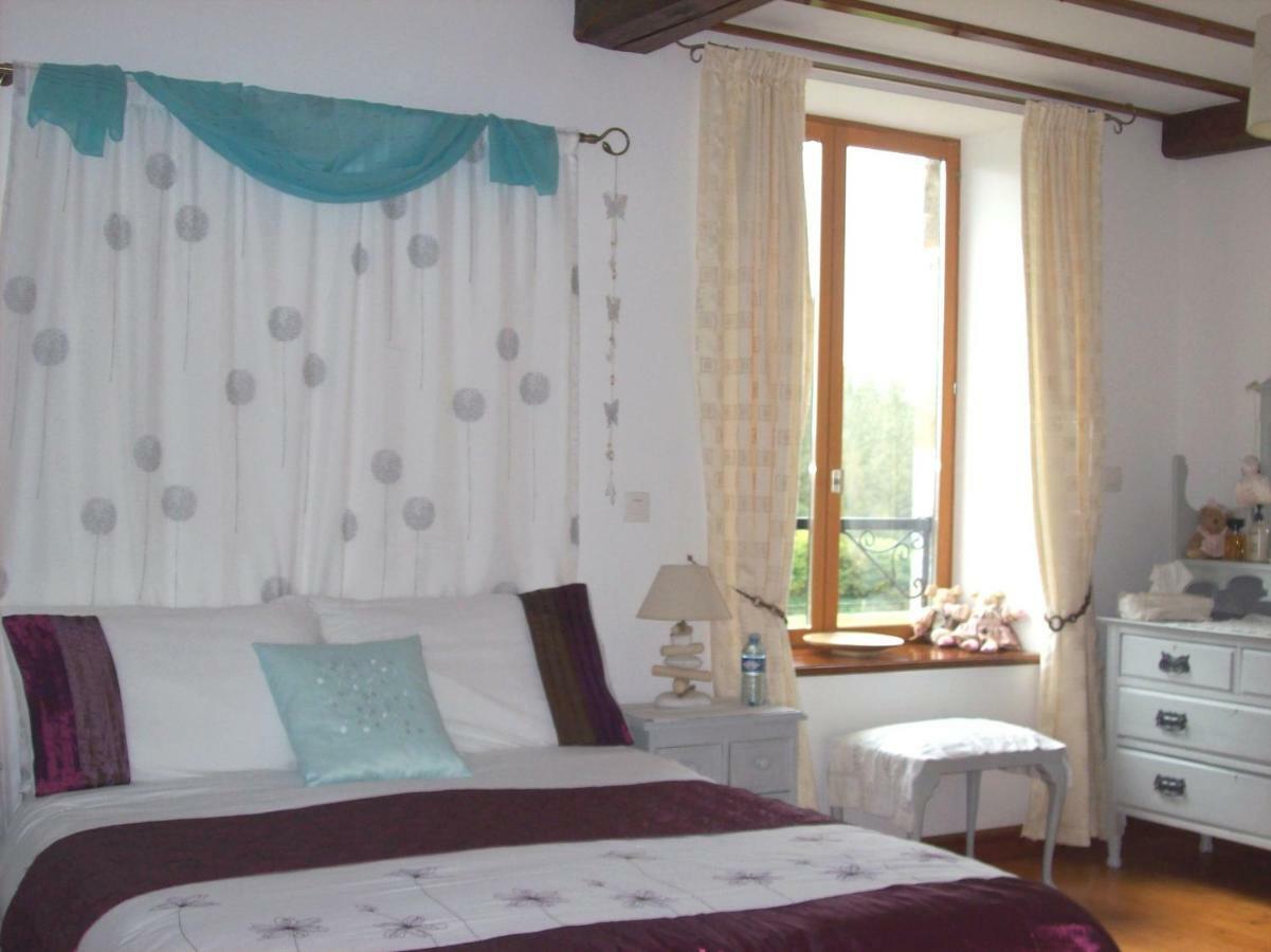 Le Rocher B&B Yvrandes Екстериор снимка
