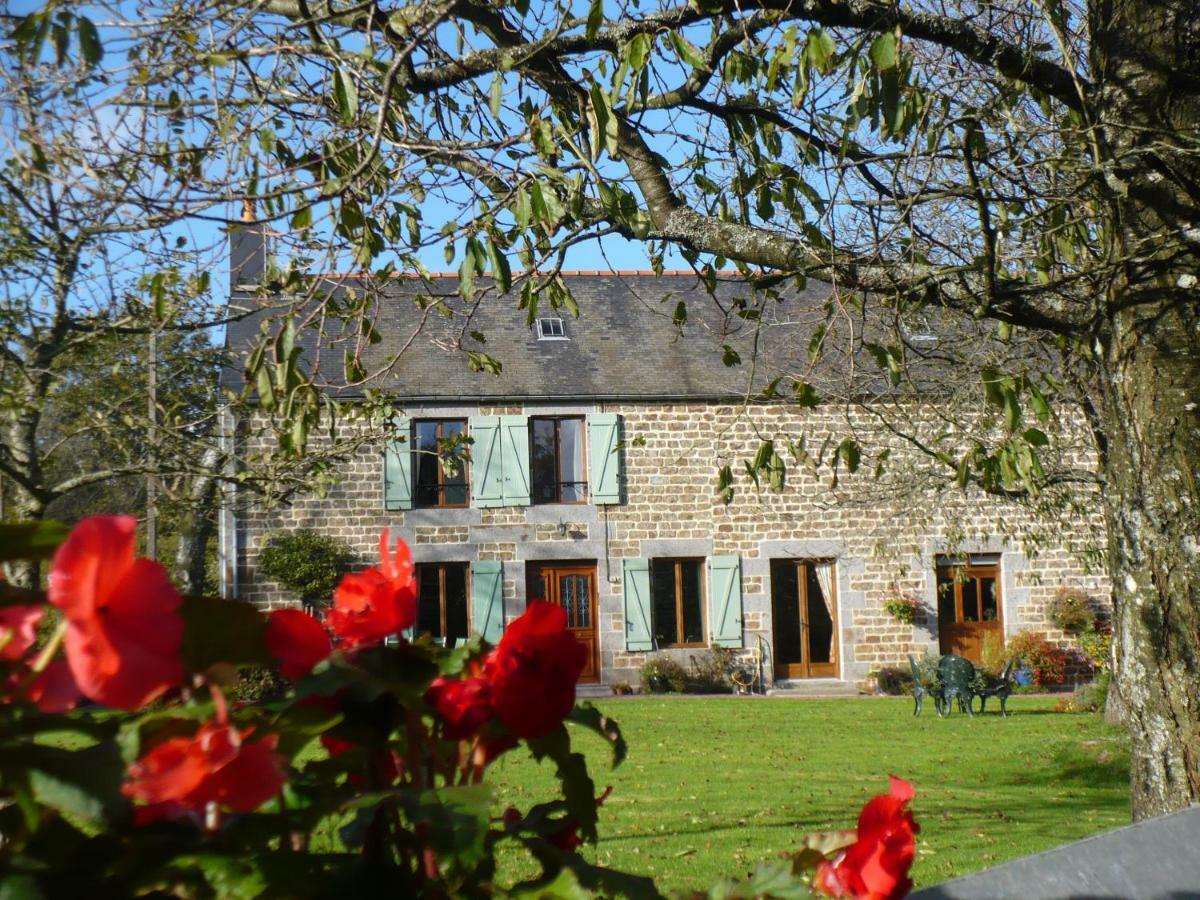 Le Rocher B&B Yvrandes Екстериор снимка